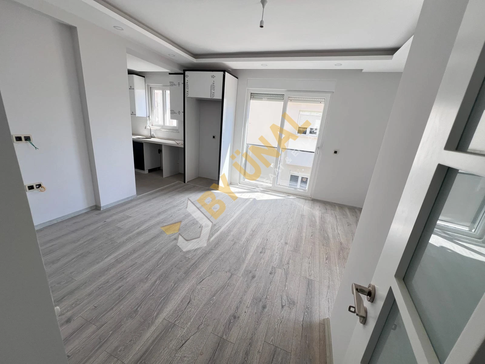 BY ÜNALDA'N KATTA SIFIR MERKEZİ KONUMDA SATILIK DAİRE