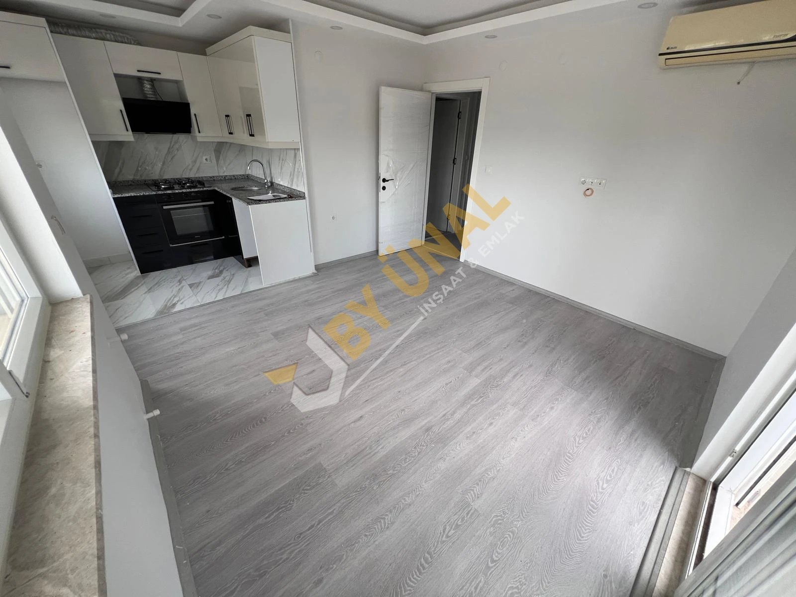 BY ÜNAL'DAN DÖŞEMEALTI ÇIPLAKLI'DA GİYİNME ODALI SATILIK DAİRE