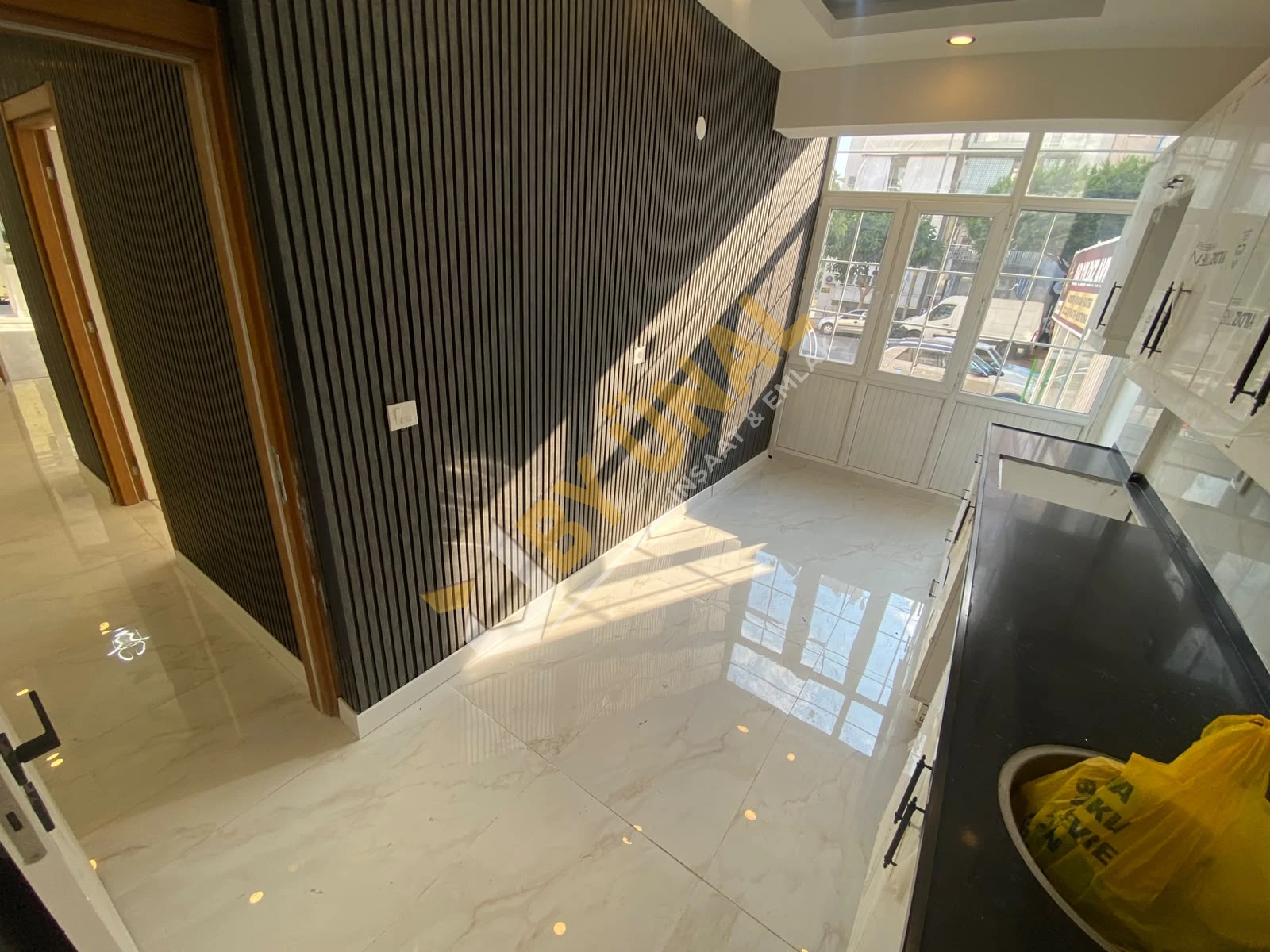 BY ÜNAL'DAN_DOKUMA ZAFER'DE CADDE ÜSTÜ ASANSÖRLÜ FULL TADİLATLI SATILIK 2+1 DAİRE