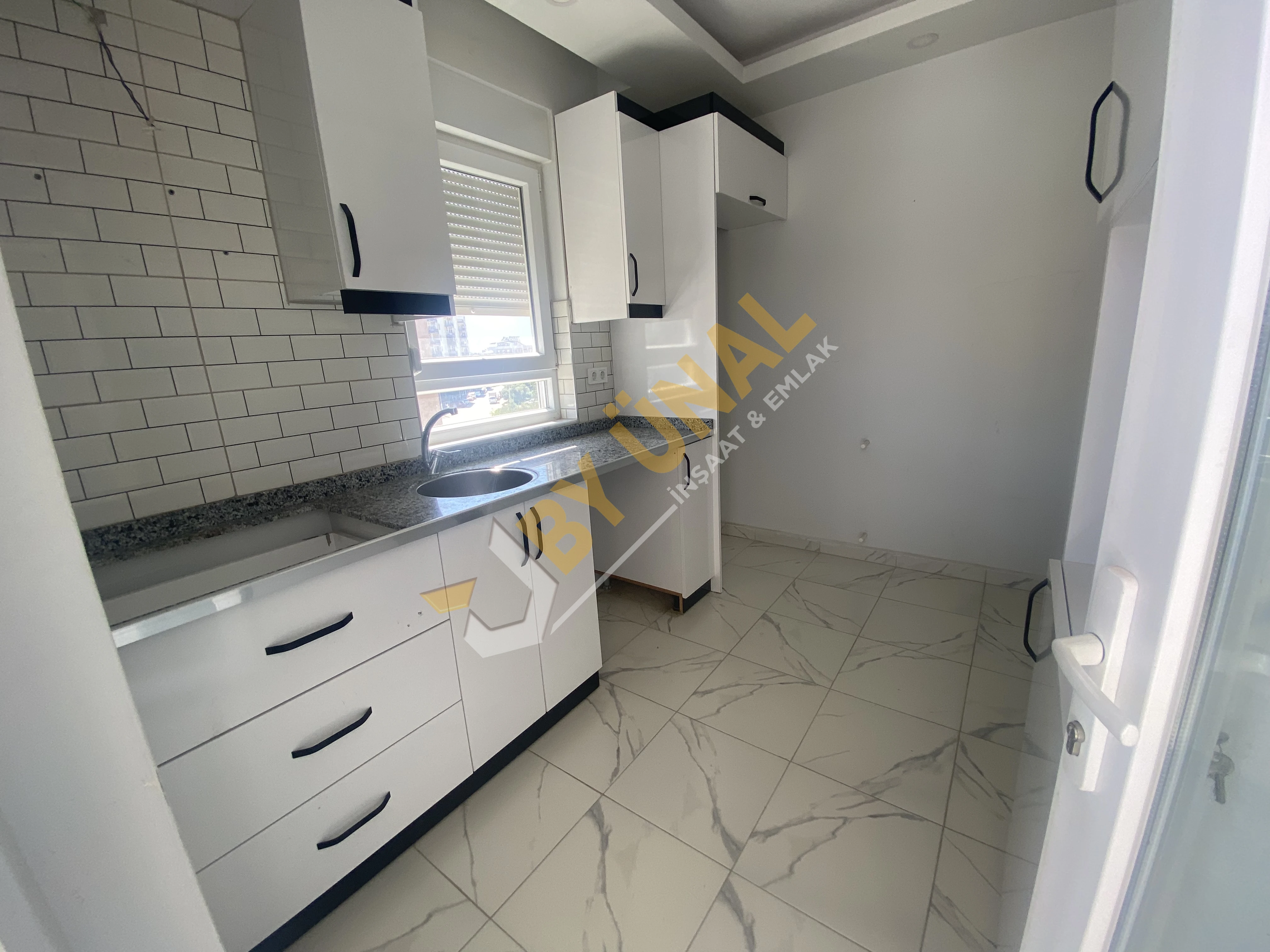 BY ÜNAL'DAN DÖŞEMEALTI BAHÇEYAKA'DA ACİL SATILIK_TEK DAİRE ÜZERİ_2+1 ARAKAT DAİRE
