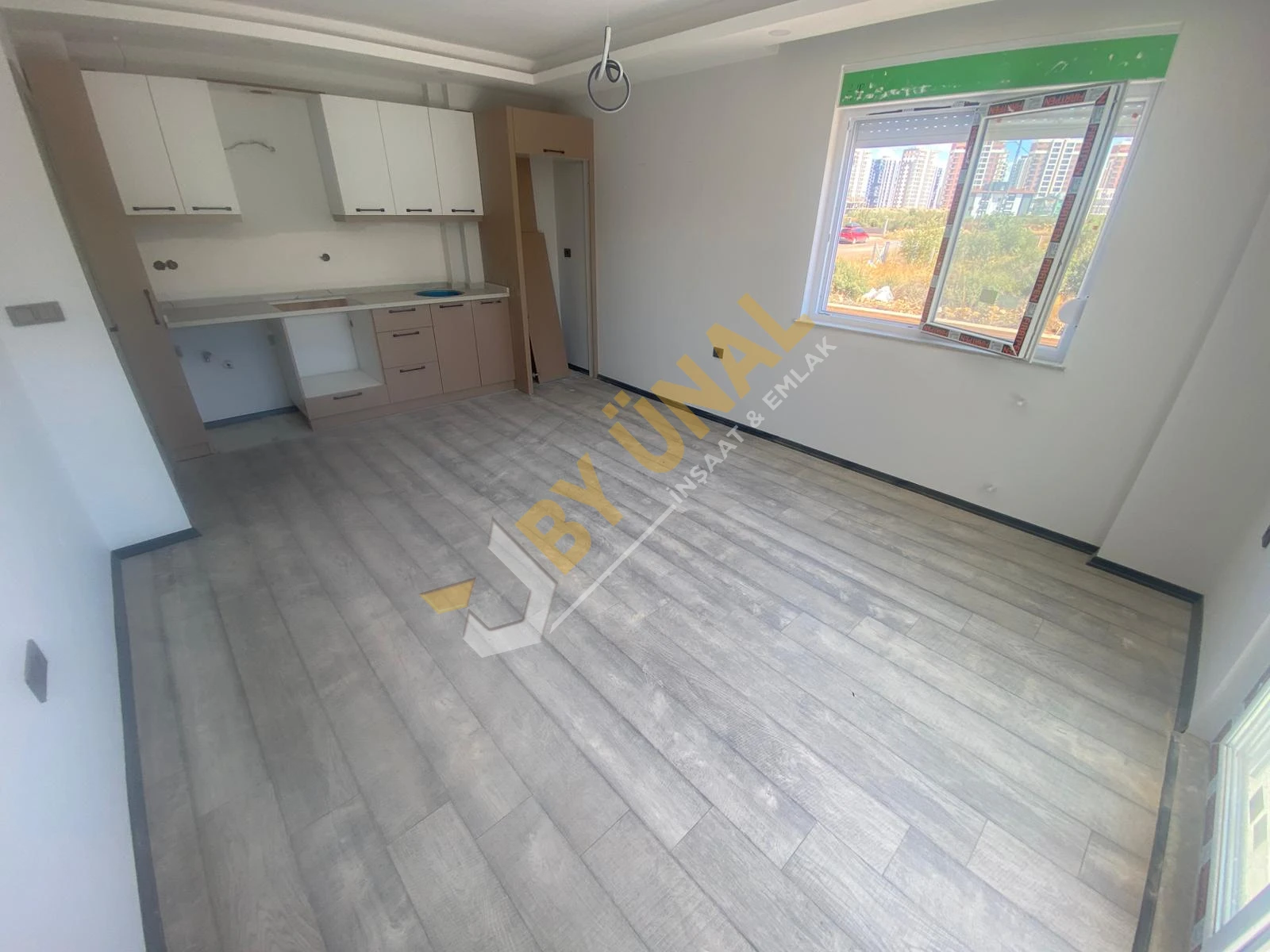 BY ÜNAL'DAN _DÖŞEMALTI'NDA HASTANEYE YAKINI 2+1 LÜX SATILIK ASANSÖRLÜ DAİRE