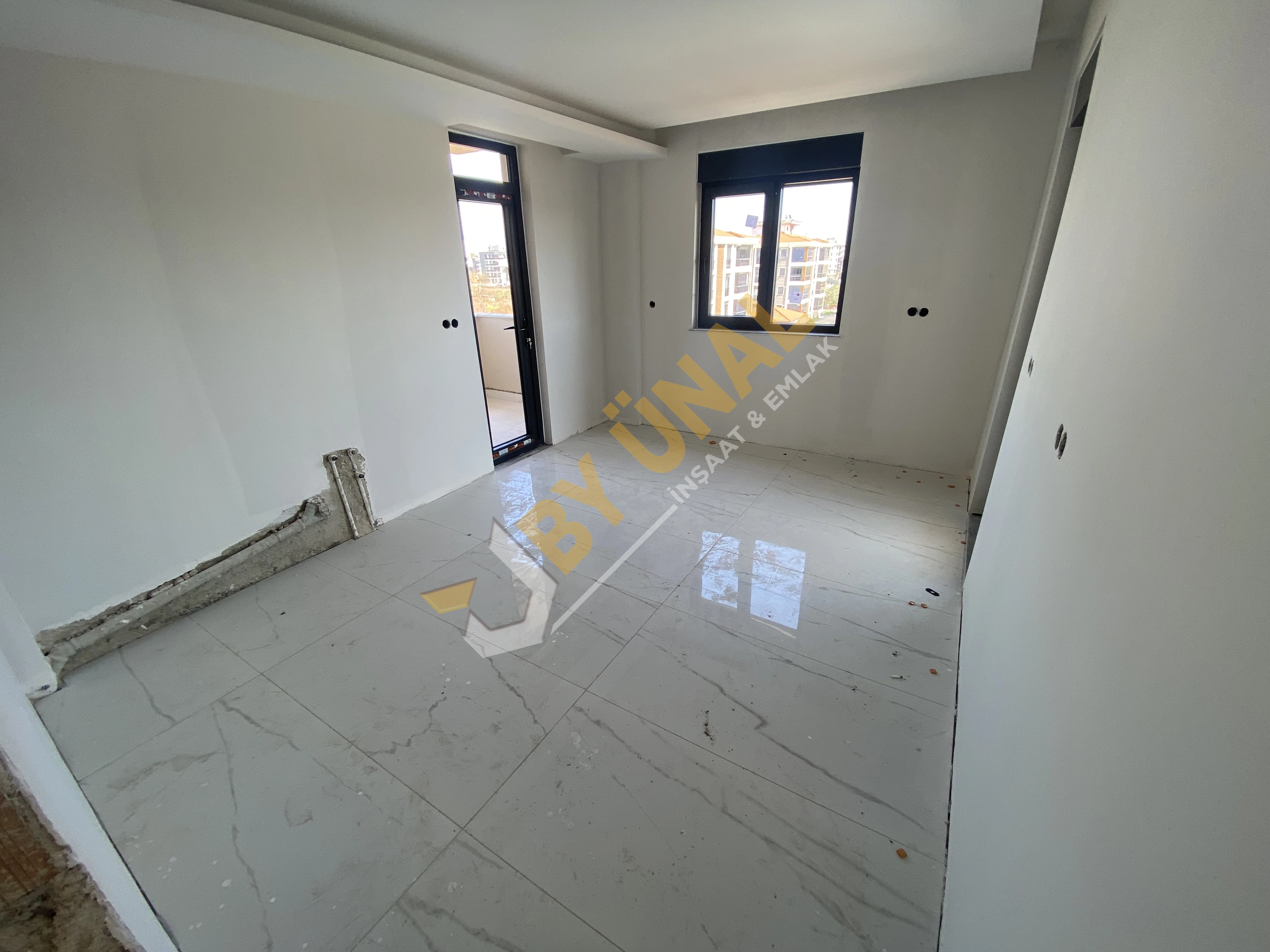 BY ÜNAL'DAN_BAHÇEYAKA'DA SATILIK TEK DAİRE ÜZERİ SIFIR 3+1 DAİRE