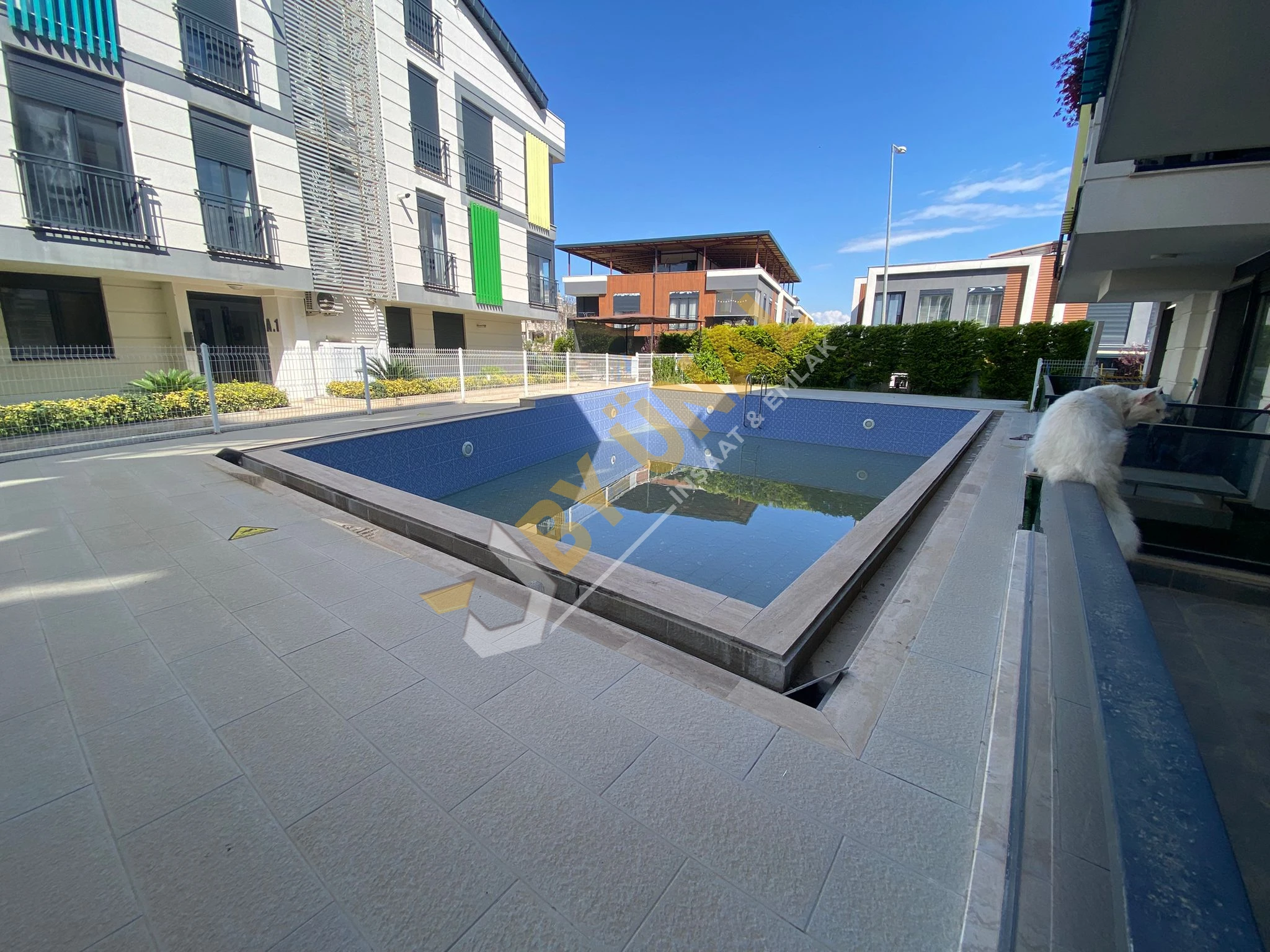 BY ÜNAL'DAN_LARA’DA HAVUZLU SİTEDE 1+1_ FULL KREDİLİ SATILIK FIRSAT DAİRE!