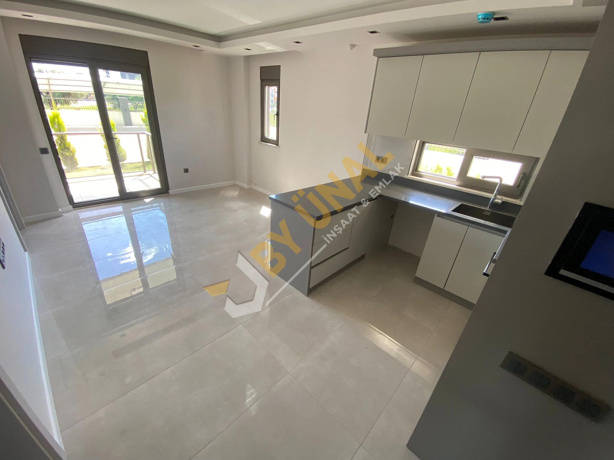 BY ÜNAL'DAN_GÖKSU'DA HAVUZLU SİTEDE AKILLI EV SİSTEMLİ_ SATILIK SIFIR 1+1 DAİRE