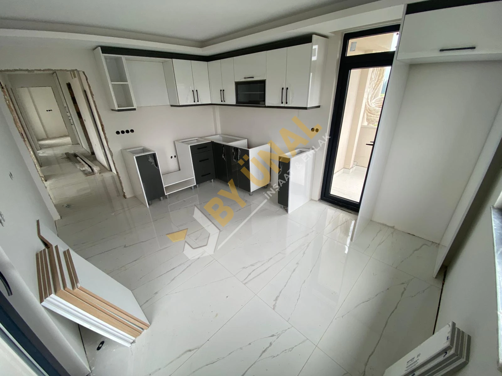 BY ÜNAL'DAN_BAHÇEYAKA'DA SATILIK TEK DAİRE ÜZERİ SIFIR 3+1 DAİRE