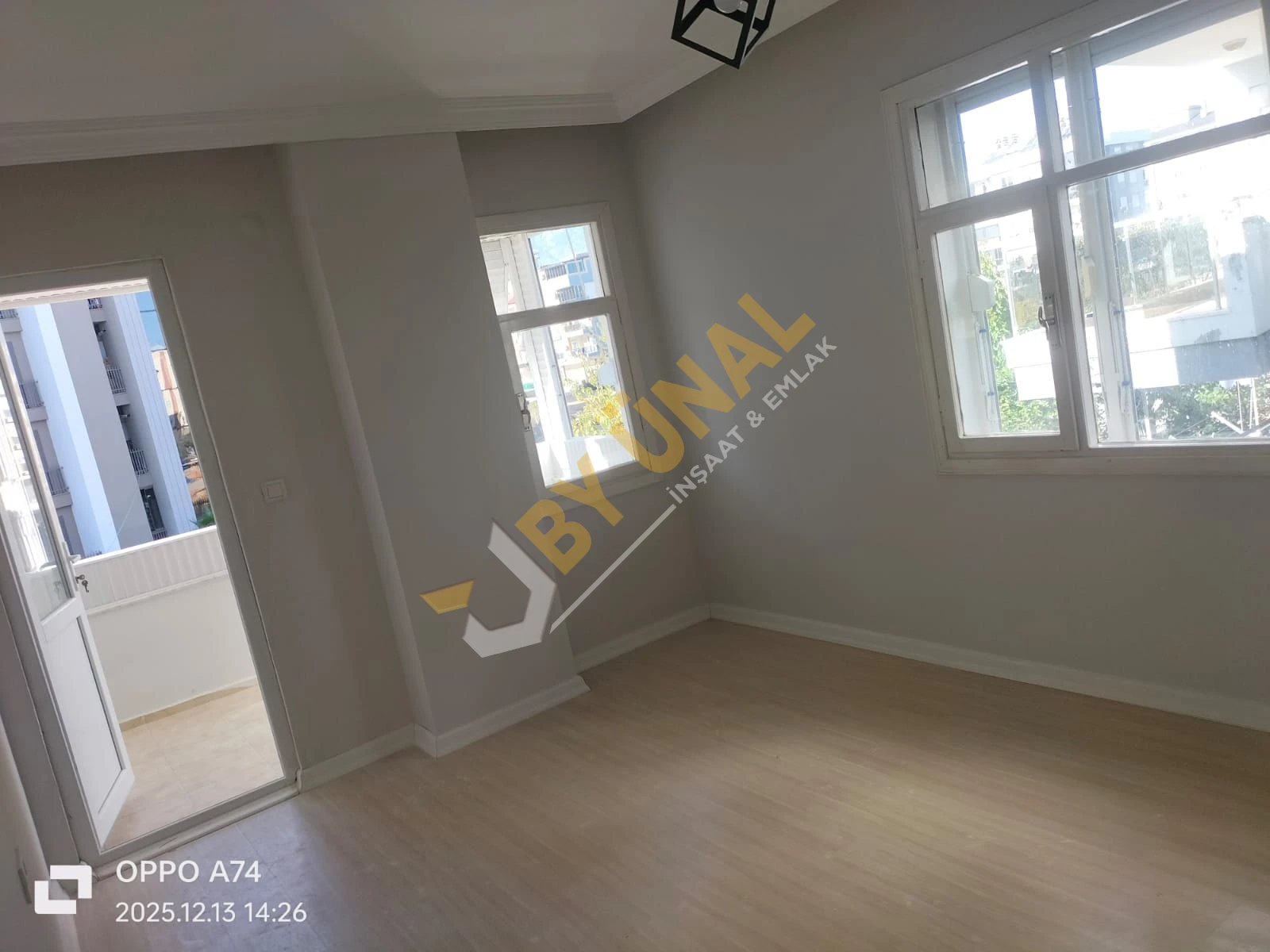 BY ÜNAL'DAN KATTA MASRAFSIZ İSTER YATITIMLIK İSTER OTURUMLUK SATILIK  GENİŞ 2+1 DAİRE