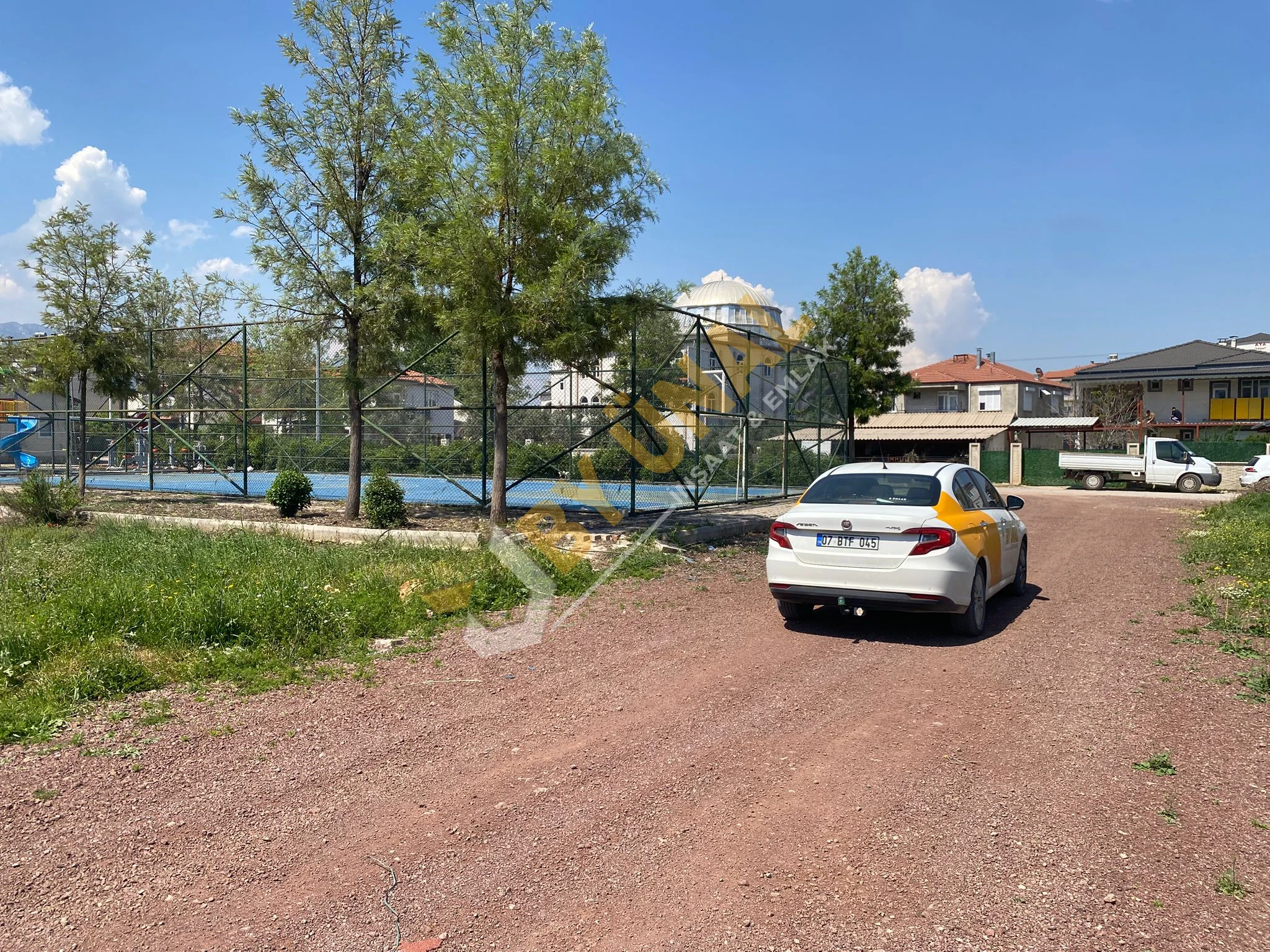 BY ÜNAL'DAN DÖŞEMEALTI KARAMAN'DA SATILIK 642 M2 ARSA